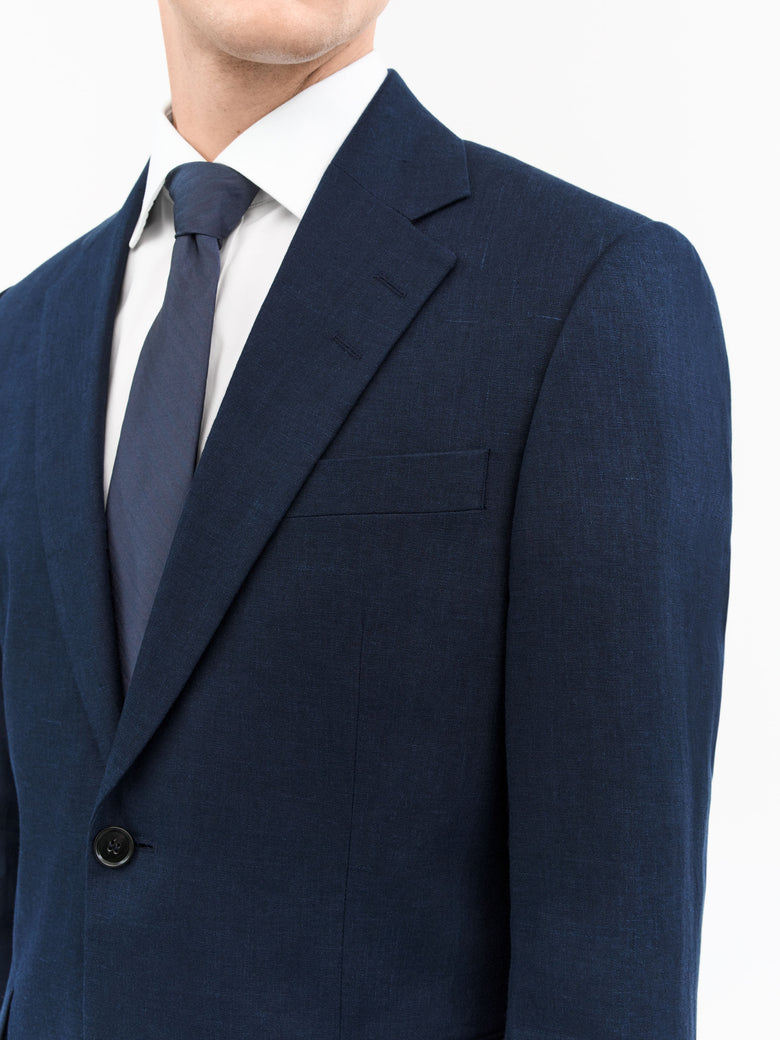 Front view of TIGER OF SWEDEN Justin blazer in Midnight Blue with welt pockets from eightywingold