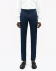 Close-up of TIGER OF SWEDEN Tenuta trousers with slanted pockets in Midnight Blue from eightywingold in Canaa