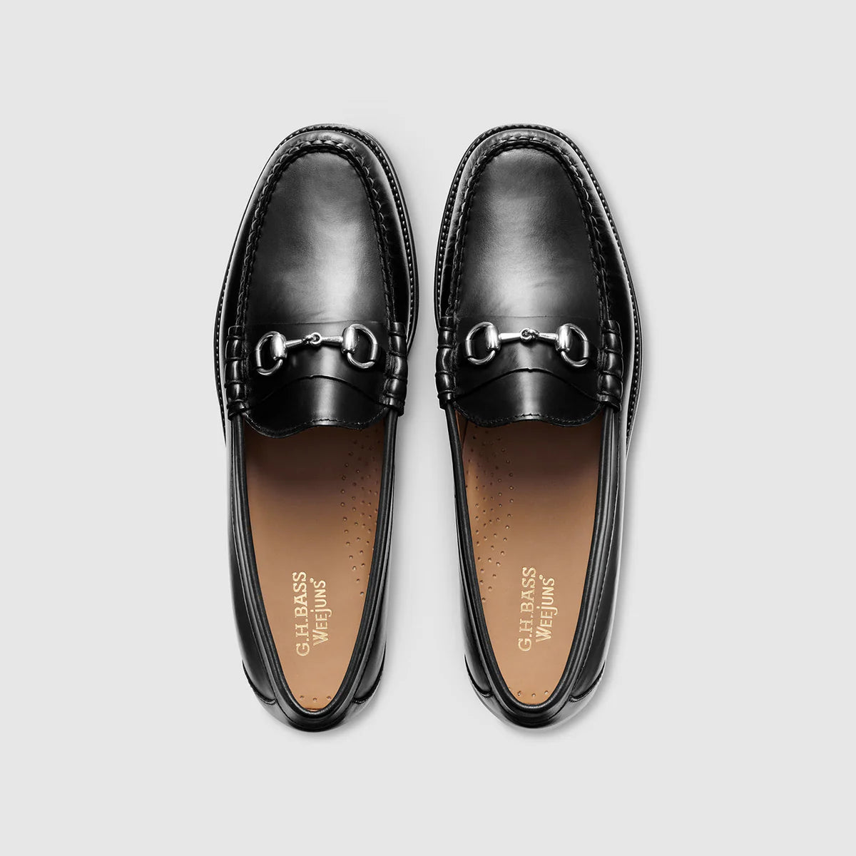 GH BASS Lincoln Bit Weejun Loafer in Black BAZ4W437 | Shop from eightywingold an official brand partner for GH Bass Canada and US.