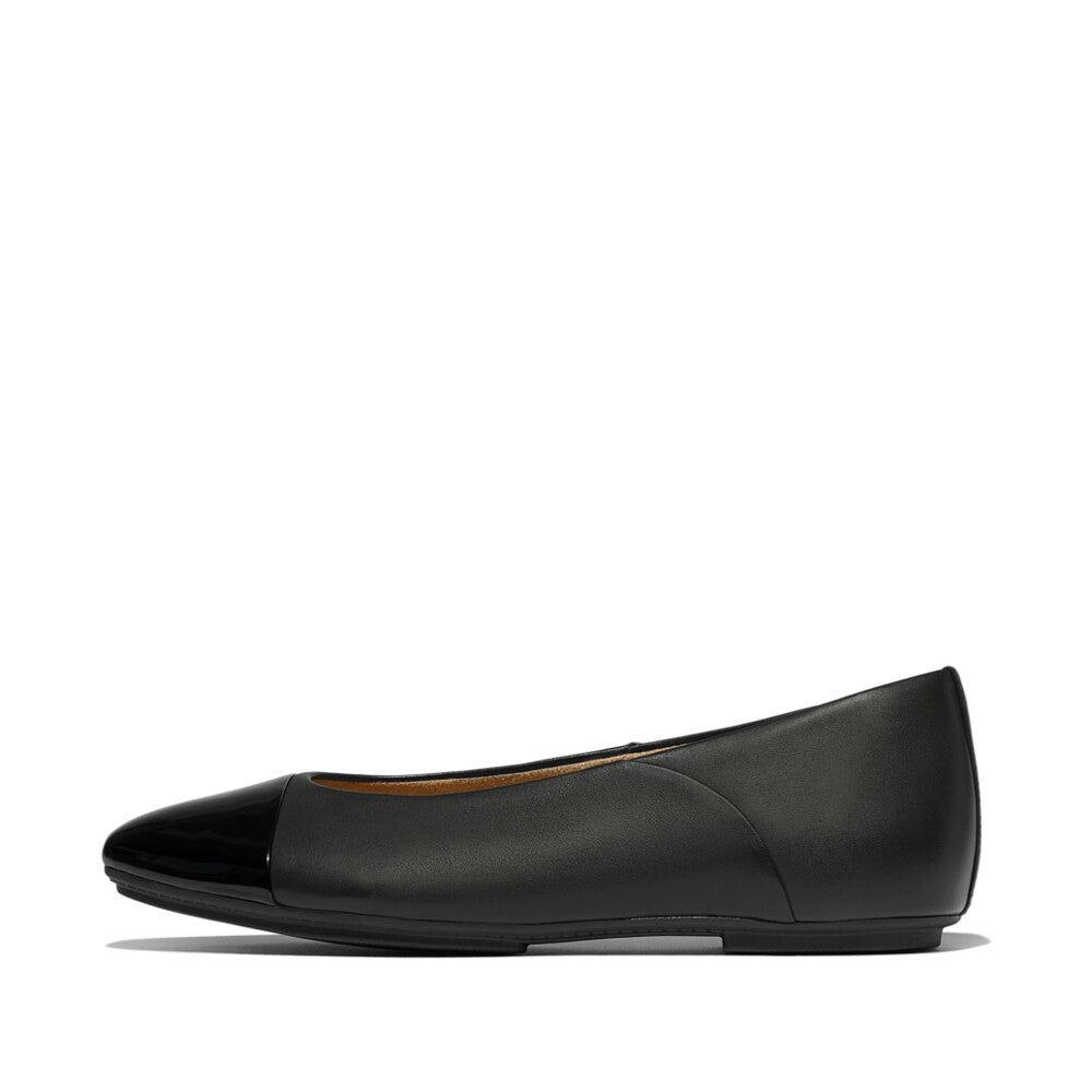 Danser Cap-toe Leather Ballet Flats in All Black