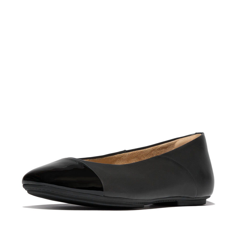 Danser Cap-toe Leather Ballet Flats in All Black