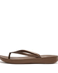 FITFLOP Iqushion Ergonomic Flip-Flops in Bronze E54 | Shop from eightywingold an official brand partner for Fitflop Canada and US.