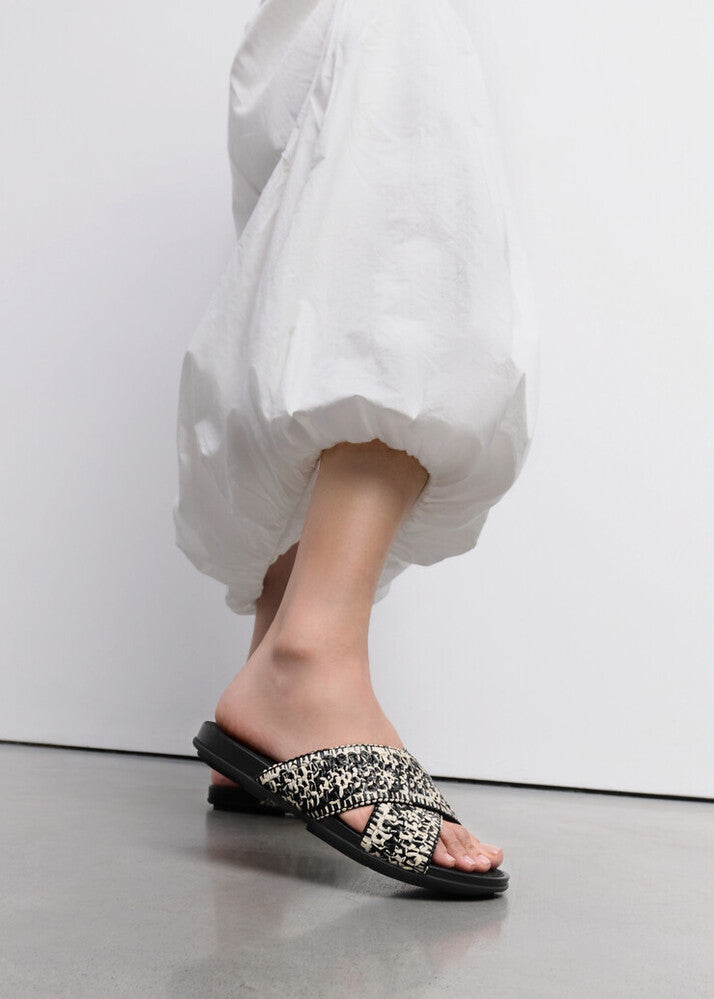 FITFLOP crossover raffia look sandals in Black Ivory Mix with all day comfort in Canada