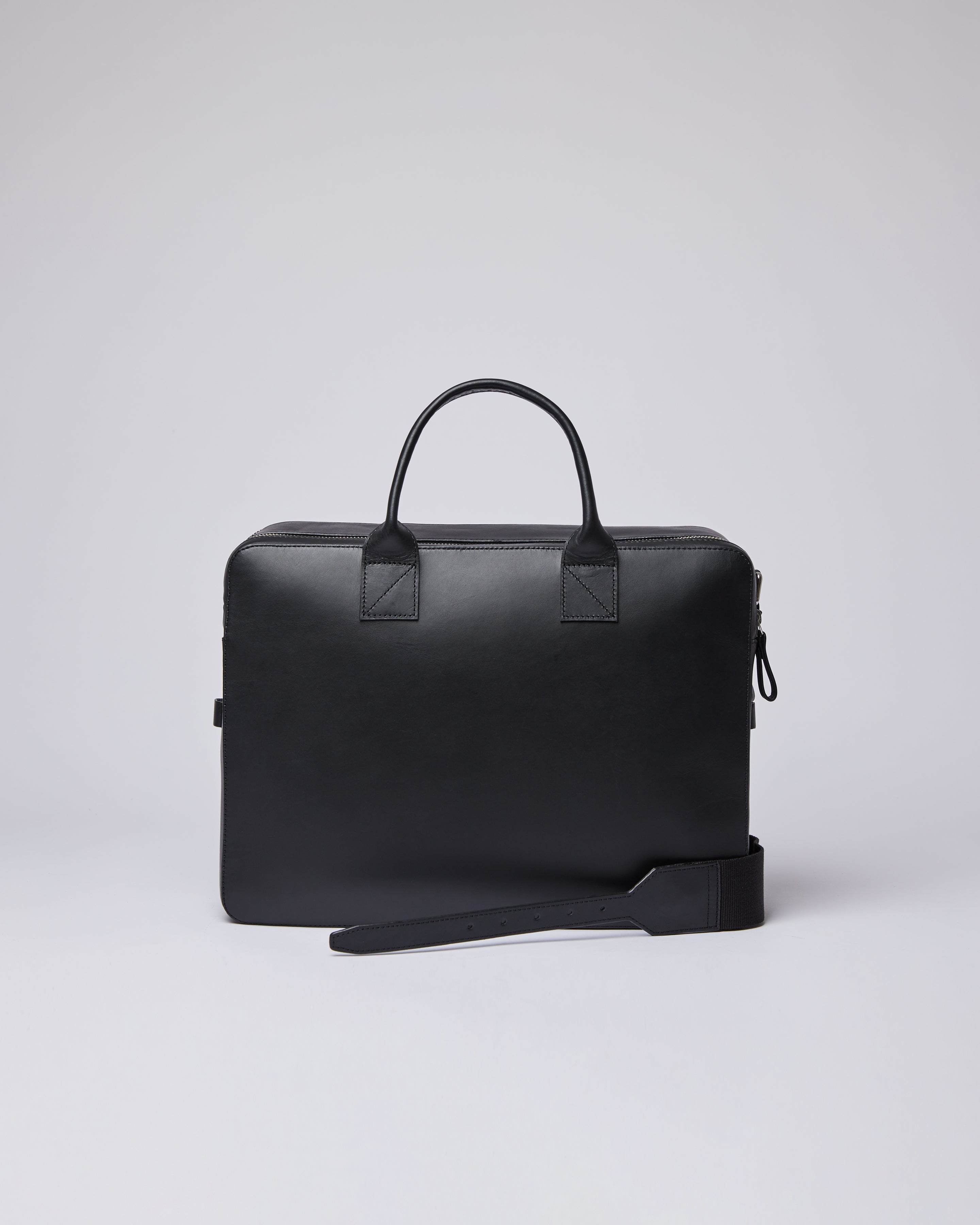 Sandqvist Seth Leather Briefcase in Black SQA1129 from eightywingold | official brand partner of Sandqvist US & Canada