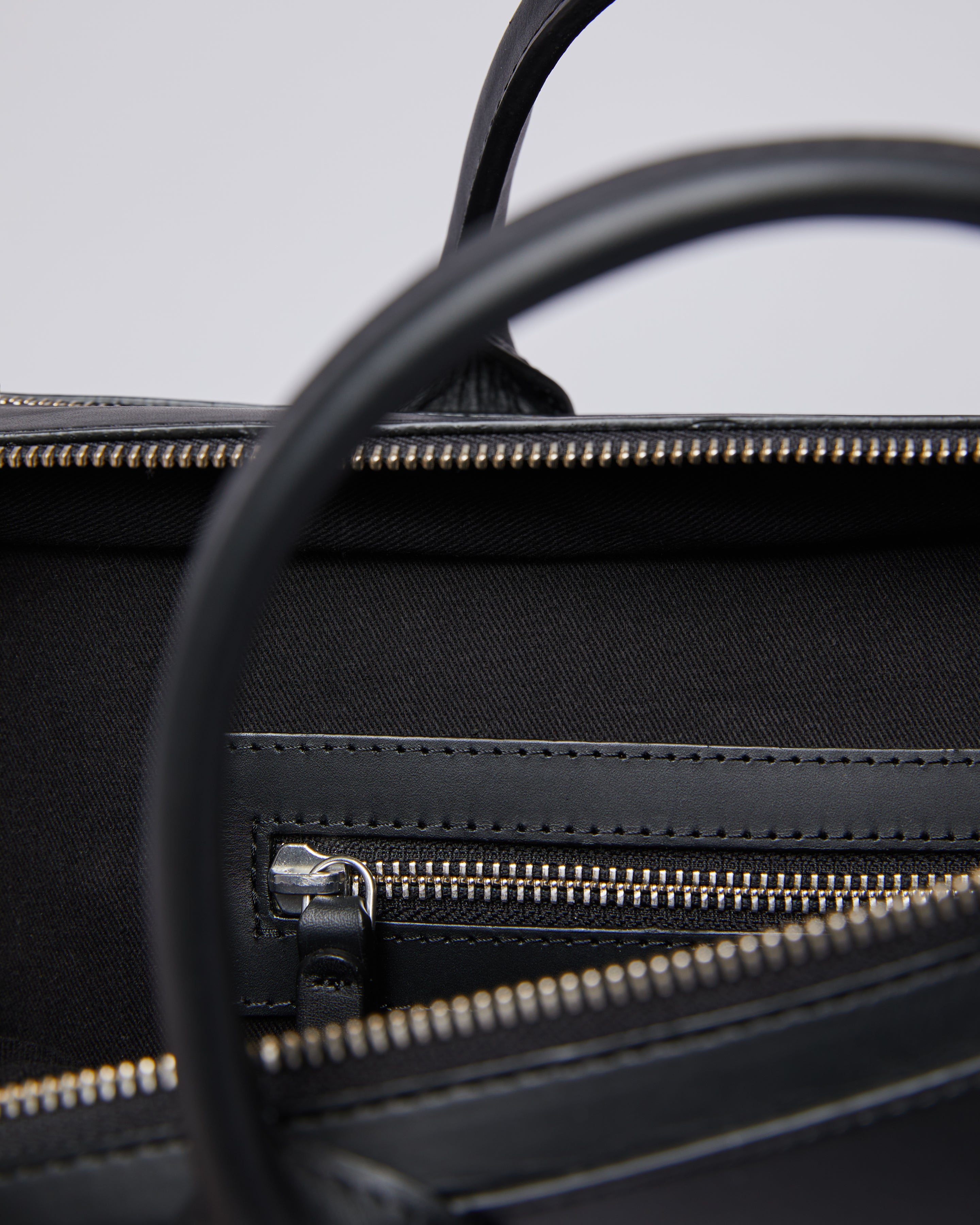 Sandqvist Seth Leather Briefcase in Black SQA1129 from eightywingold | official brand partner of Sandqvist US & Canada