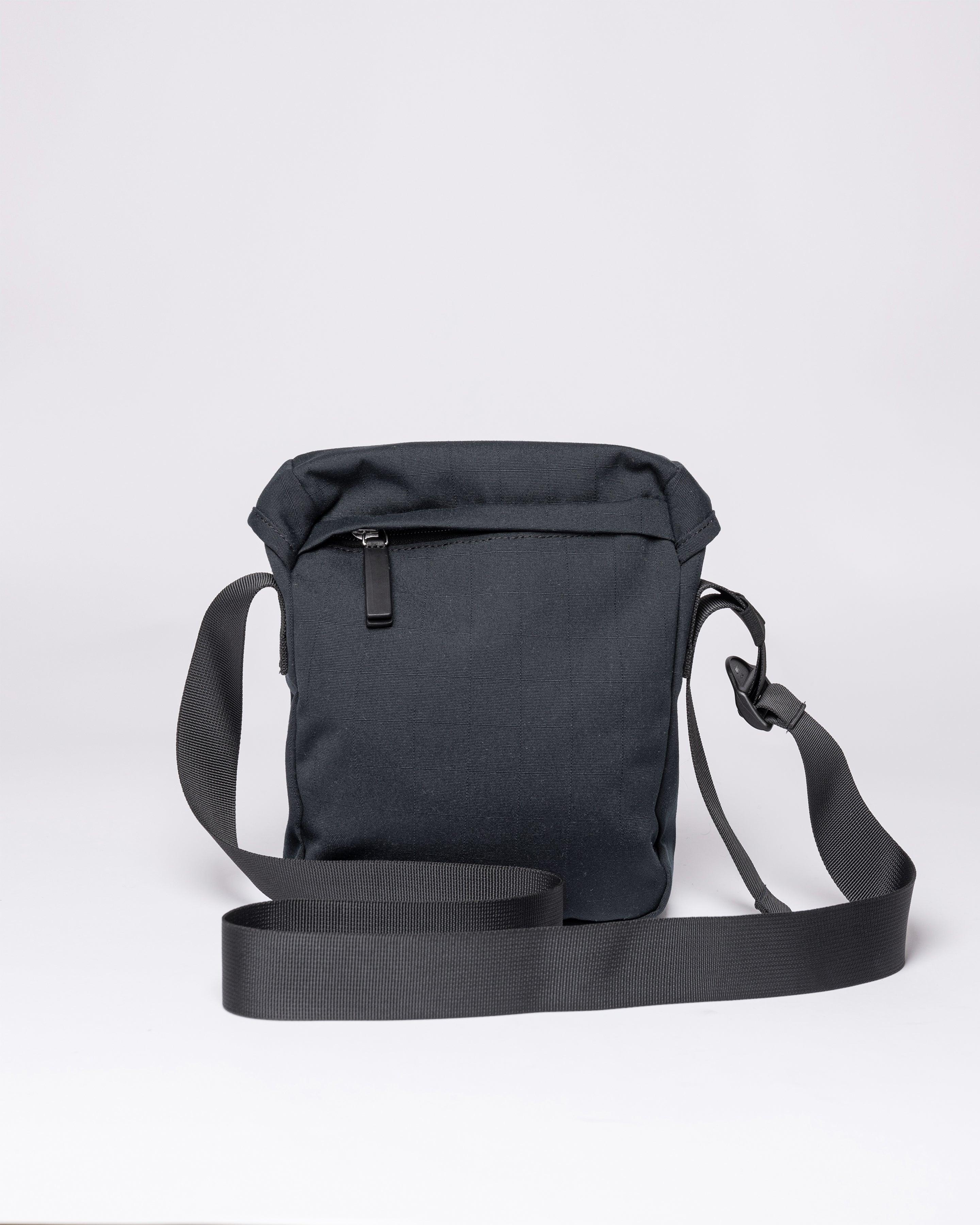 Sandqvist Everyday Crossbody Bag in Black SQA2455 | Shop from eightywingold an official brand partner for Sandqvist Canada and US.
