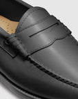 GH BASS Whitney Easy Weejuns Loafer in Black BAX3W018 | Shop from eightywingold an official brand partner for GH Bass Canada and US.