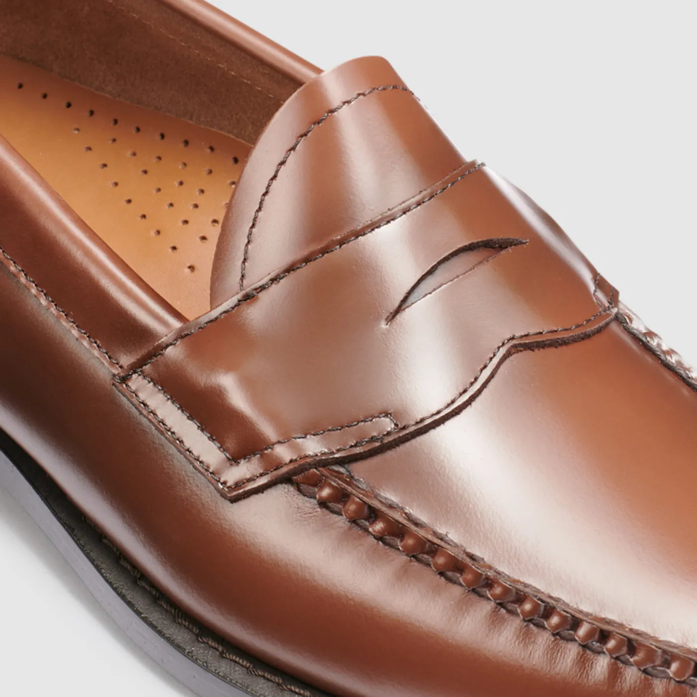 GH BASS Logan Weejun in Brown BAZ1W001 | Shop from eightywingold an official brand partner for GH Bass Canada and US.