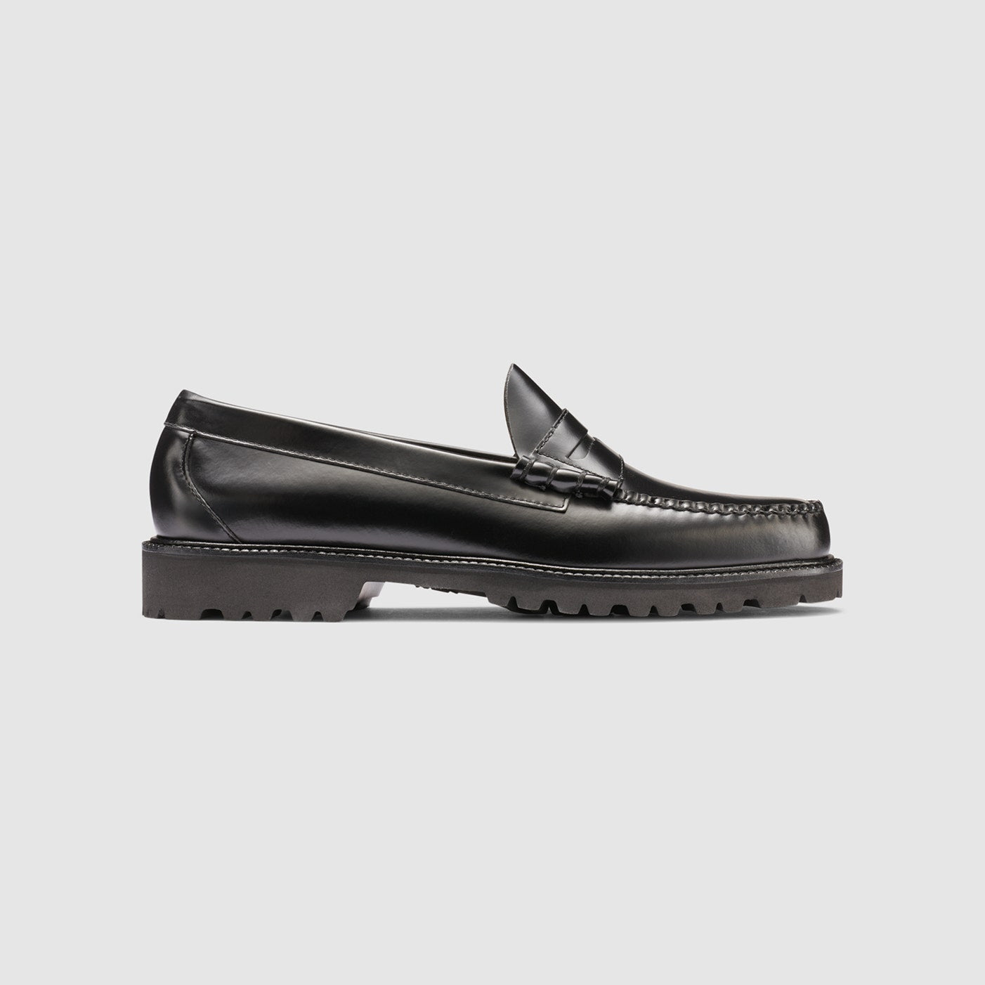 Larson Lug Weejuns Loafer in Black | eightywingold