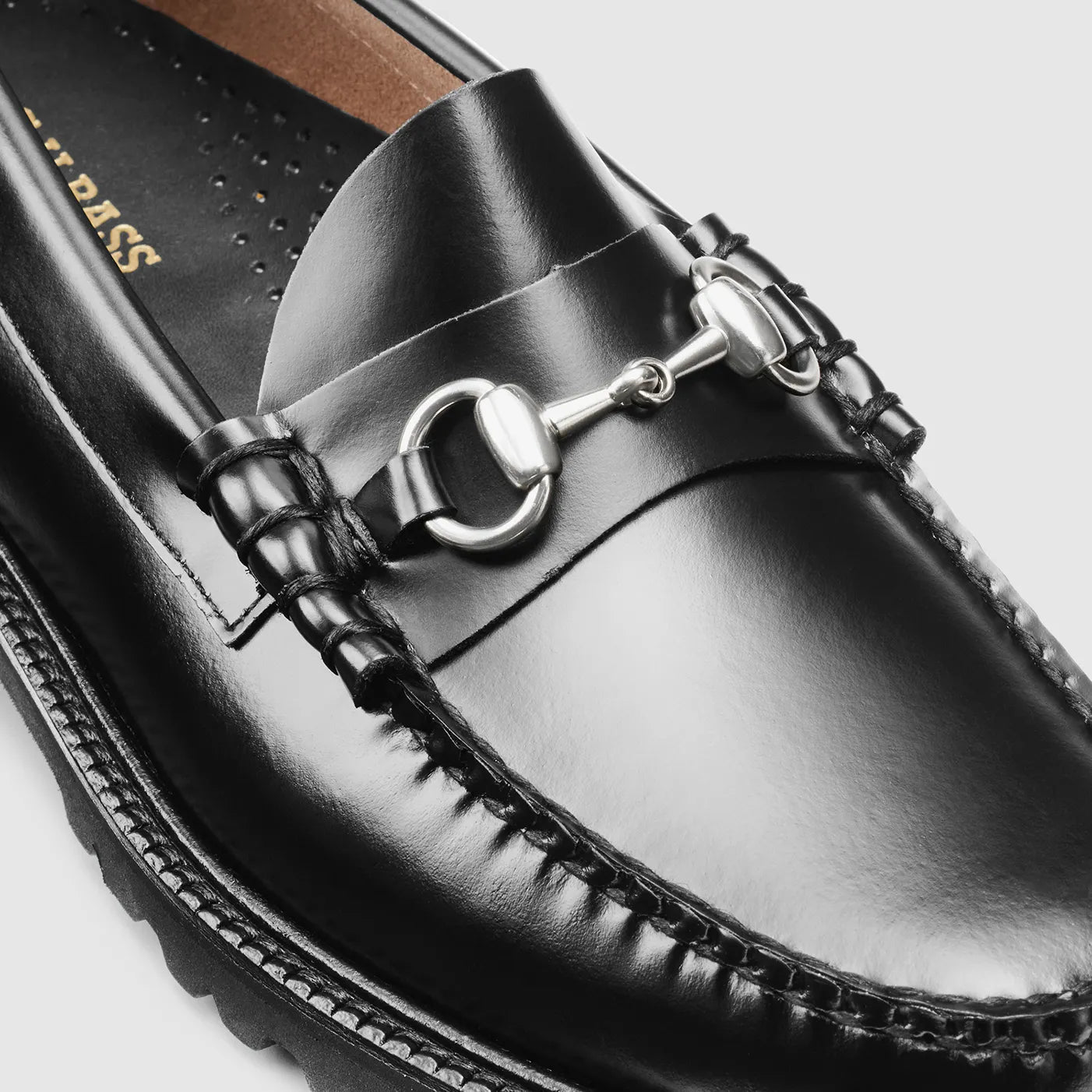 GH BASS Lincoln Bit Lug Weejun in Black BAZ3W410 | Shop from eightywingold an official brand partner for GH Bass Canada and US.