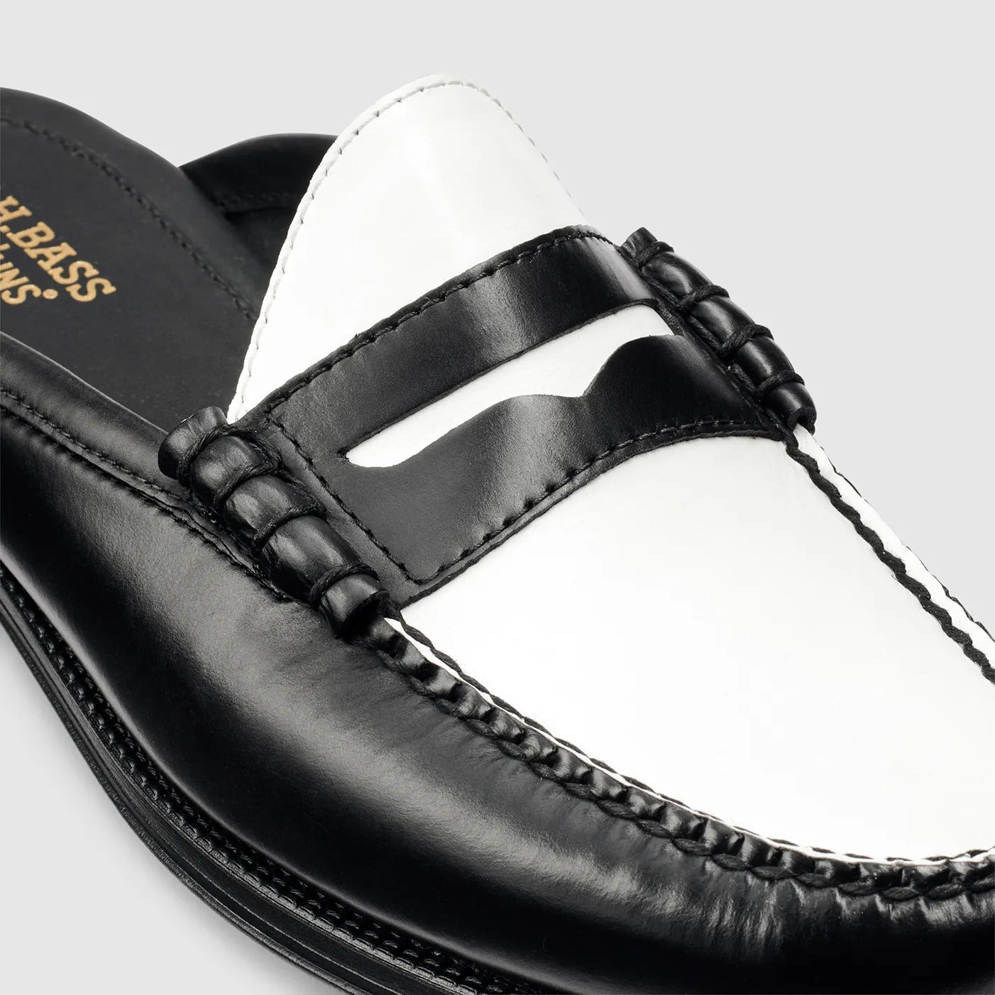 GH BASS Winston Mule Easy Weejun in Black/White BAZ4W448 | Shop from eightywingold an official brand partner for GH Bass Canada and US.