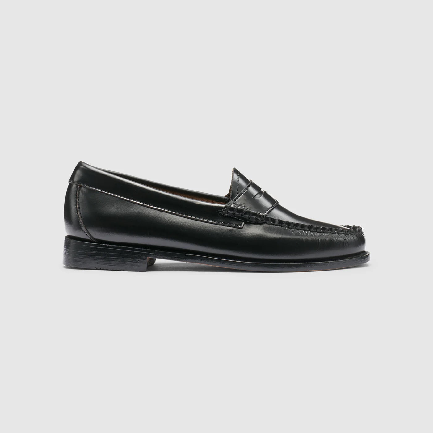 G.H. Bass Whitney Weejuns Loafer in Black BAX1W001 | Shop from eightywingold an official brand partner for G.H. Bass Canada and US.