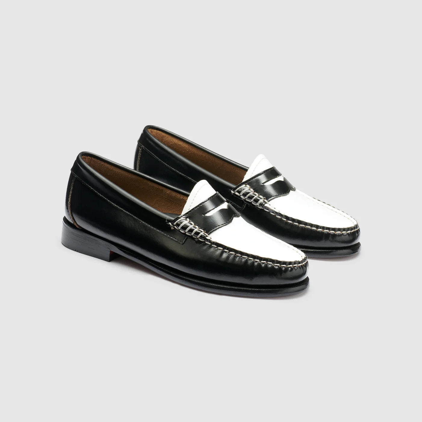 G.H. Bass Whitney Weejuns Loafer in Black/White BAX1W001 | Shop from eightywingold an official brand partner for G.H. Bass Canada and US.