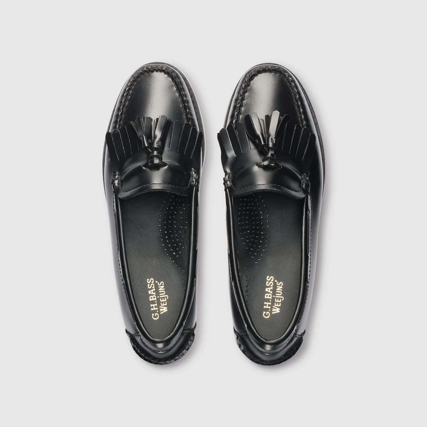 GH BASS Esther Kiltie Tassel Weejuns Loafer in Black BAX1W005 | Shop from eightywingold an official brand partner for GH Bass Canada and US.