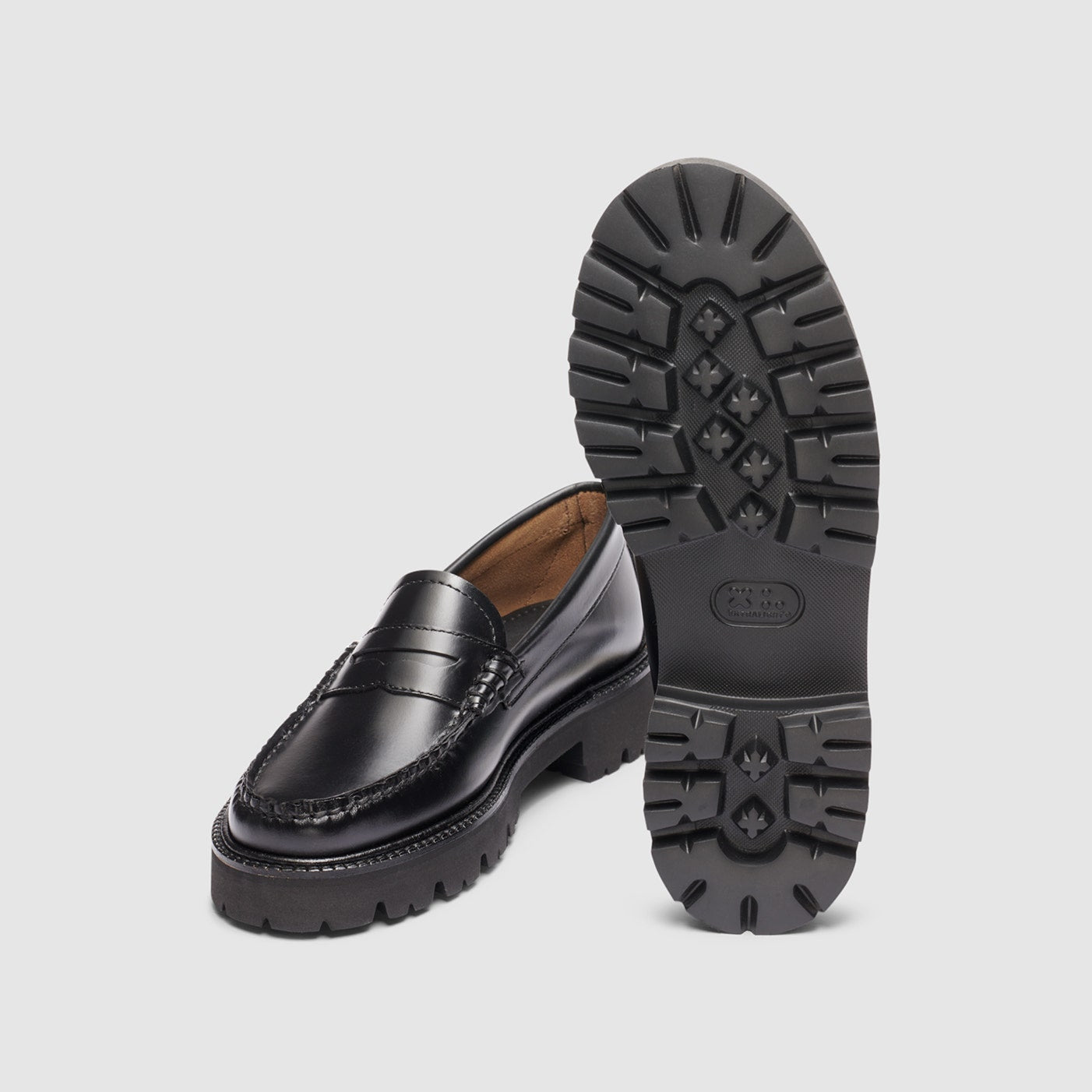 G.H Bass Whitney Super Lug Weejuns Loafer in Black BAX1W010 | Shop from eightywingold an official brand partner for G.H. Bass in Canada and US.