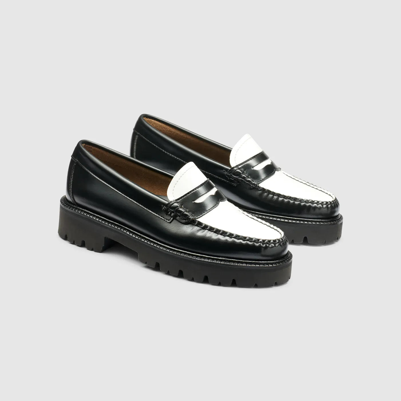 GH BASS Whitney Super Lug Weejuns Loafer in Black and White BAX1W010 | Shop from eightywingold an official brand partner for GH Bass Canada and US.