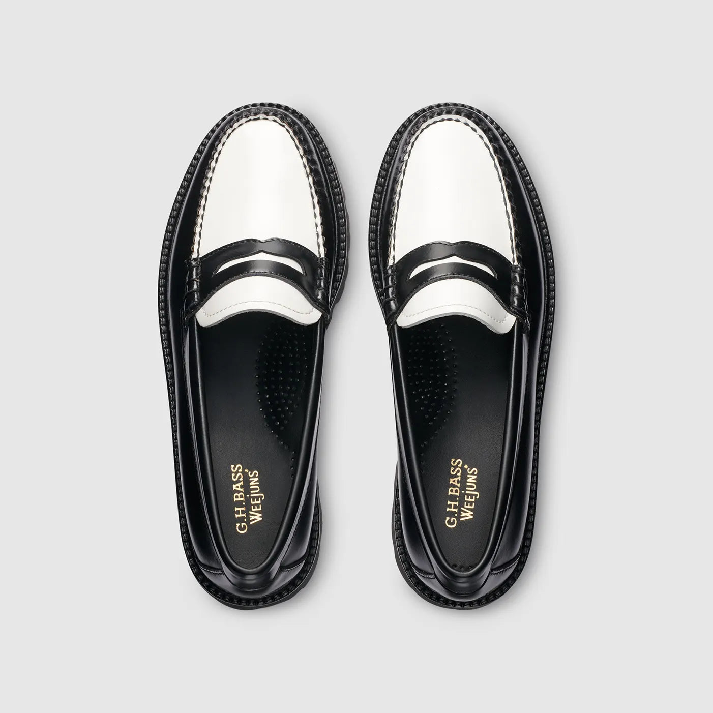 GH BASS Whitney Super Lug Weejuns Loafer in Black and White BAX1W010 | Shop from eightywingold an official brand partner for GH Bass Canada and US.