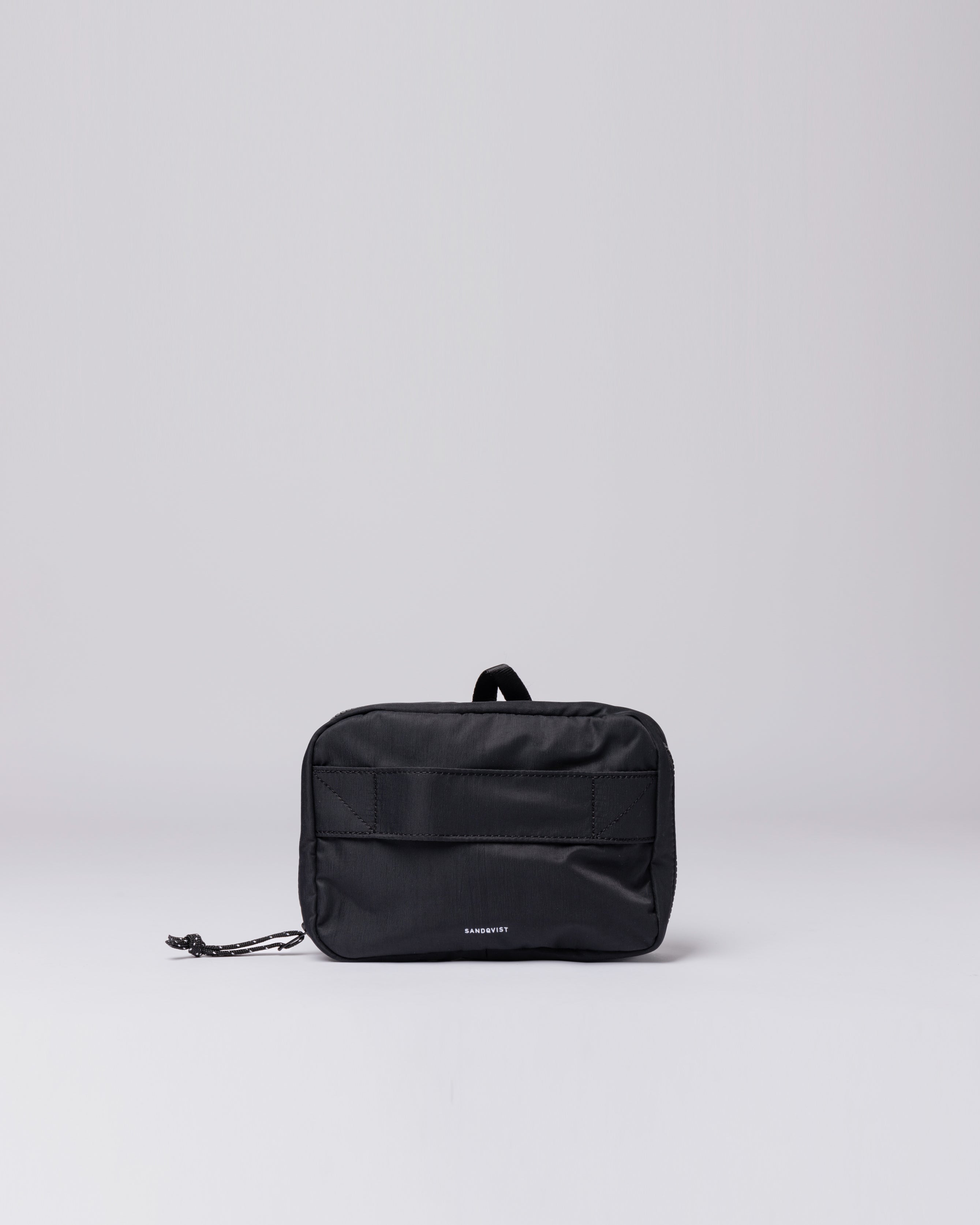 Sandqvist Everyday Washbag in Black SQA2099 | Shop from eightywingold an official brand partner for Sandqvist Canada and US.