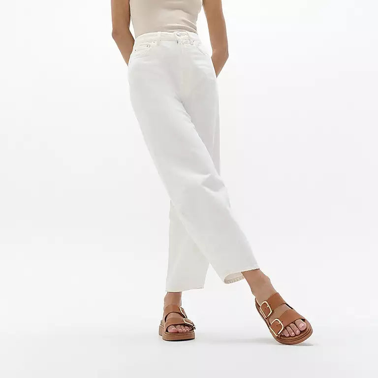 Minimalist Light Tan FITFLOP sandals in Canada with APMA-approved footbed and slip-resistant rubber outsole