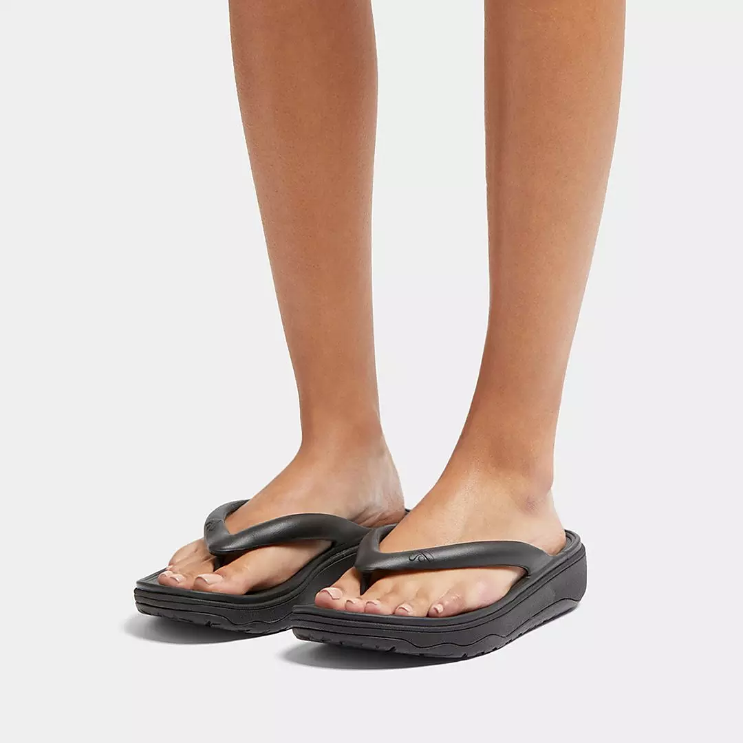 FITFLOP Relieff Recovery Toe-Post Sandals in Black HF4 | Shop from eightywingold an official brand partner for Fitflop Canada and US.