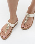 FitFlop HX2 Urban White ergonomic women’s sandals with soft leather, crystal chain detail, and Microwobbleboard™ cushioning – available in Canada.