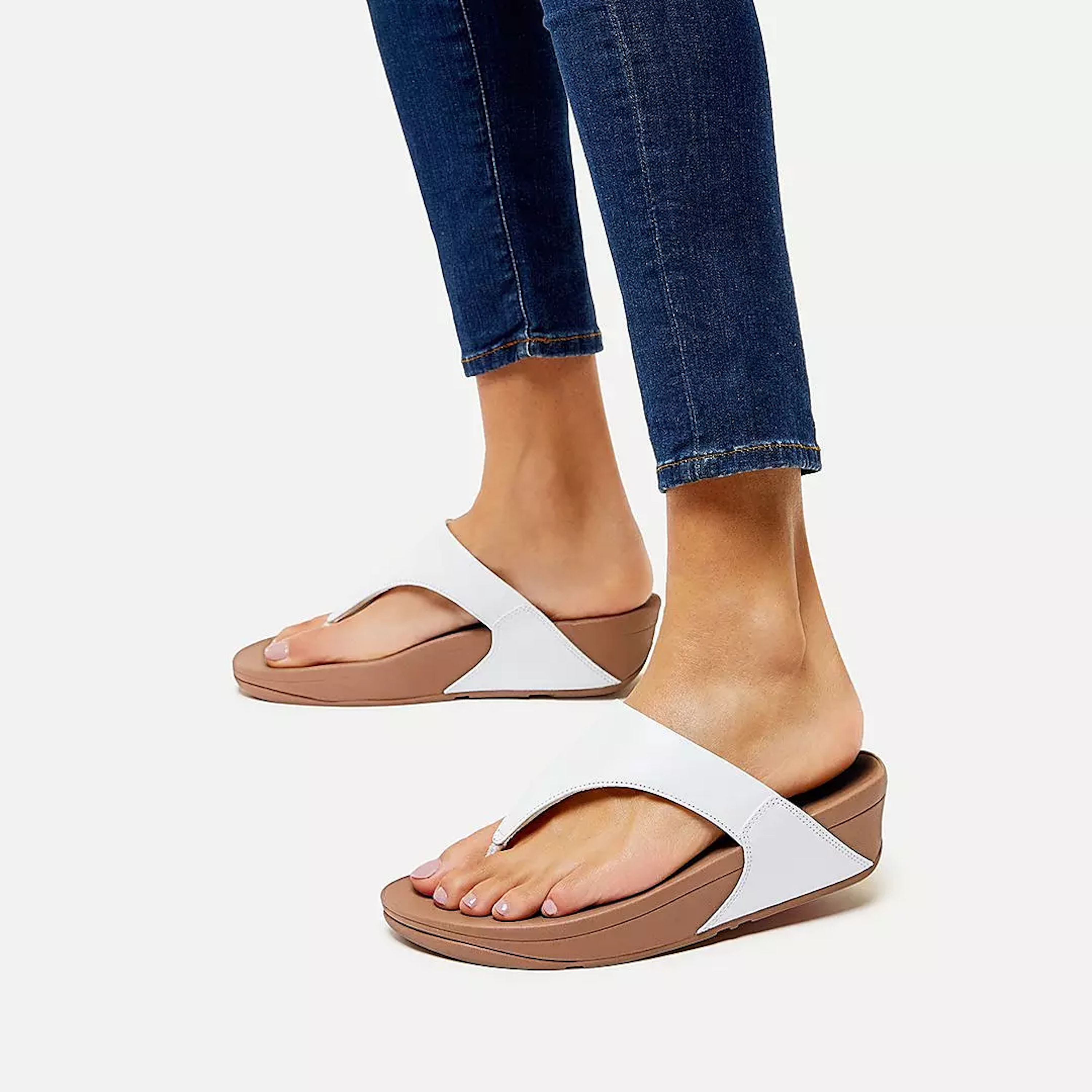 FITFLOP Lulu Leather Toe Post in White I88 | Shop from eightywingold an official brand partner for Fitflop Canada and US.