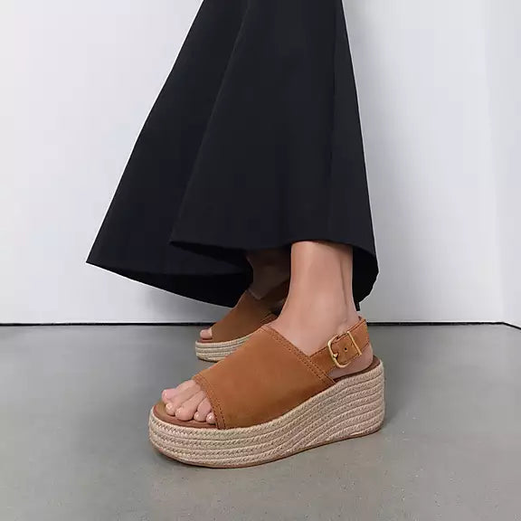 FITFLOP PlatFForm sandals in Canada in Deep Tan featuring high jute-wrapped wedge and ergonomic suede straps