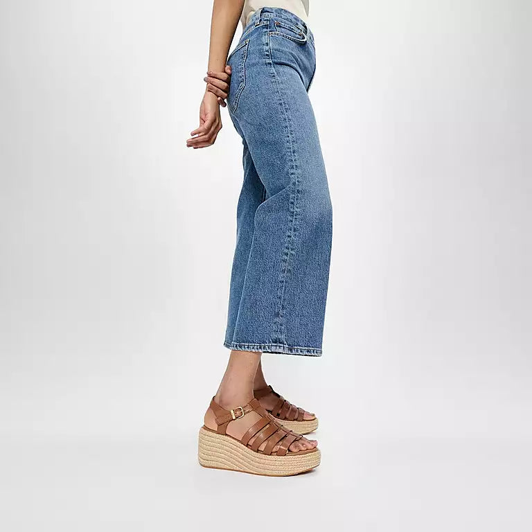 Stylish Deep Tan FITFLOP wedges in Canada combining summer espadrille style and sneaker-like CushX cushioning