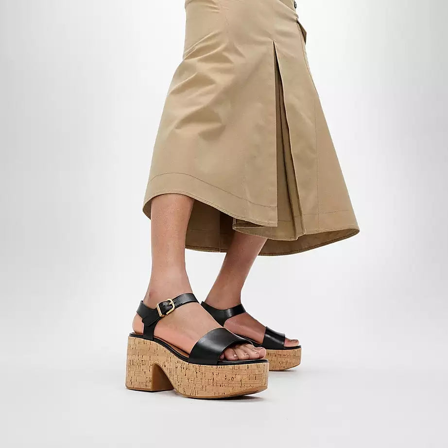 Shop the CushX™ Platform Sandal JF7-001 — luxe leather meets 70s style and all-day comfort. Buy now from EightyWingold, an official FitFlop Canada & US partner.