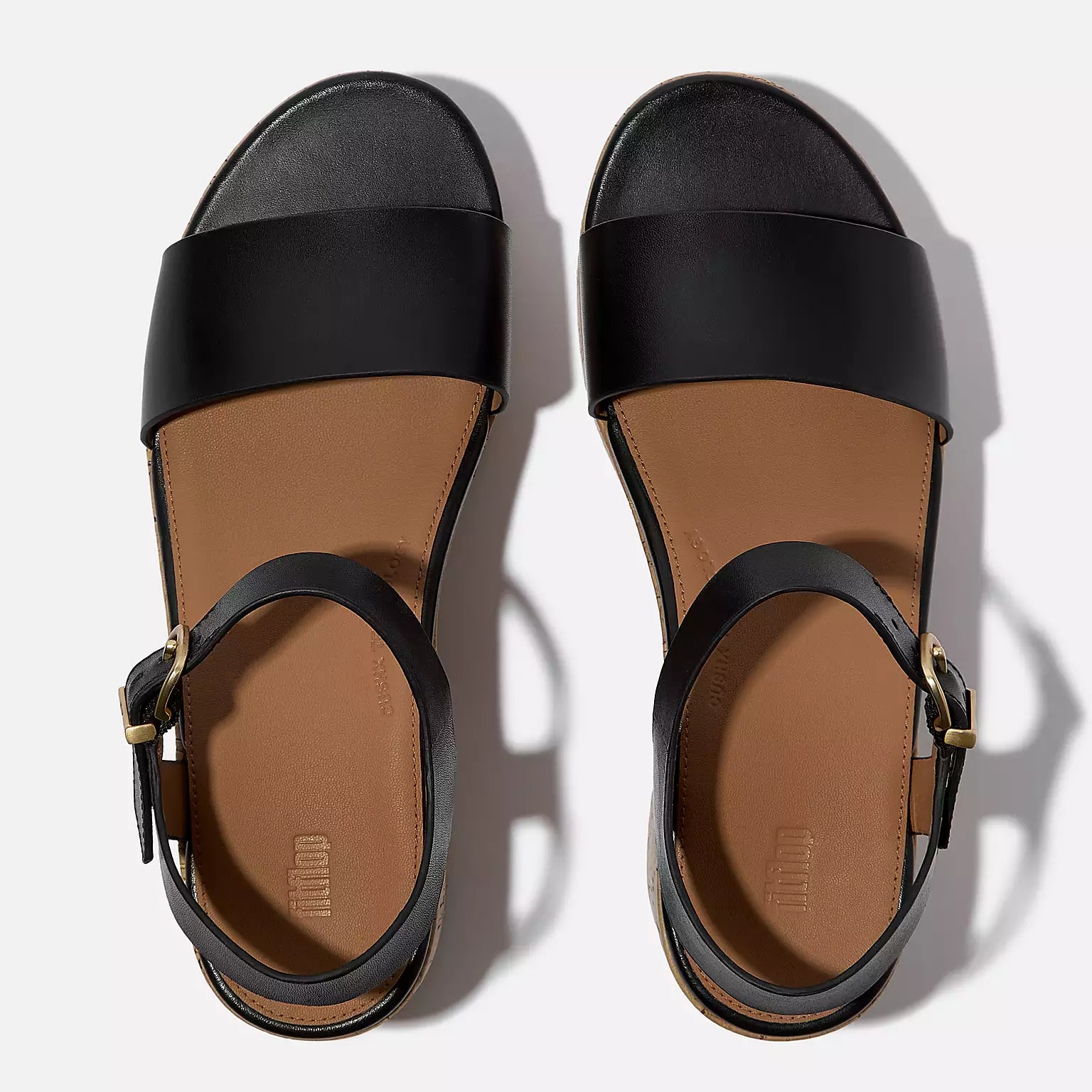 The CushX™ Platform Sandal JF7-001: premium leather, retro design, unbeatable comfort. Buy FitFlop online at EightyWingold – official partner for Canada & US. Limited stock – shop now.