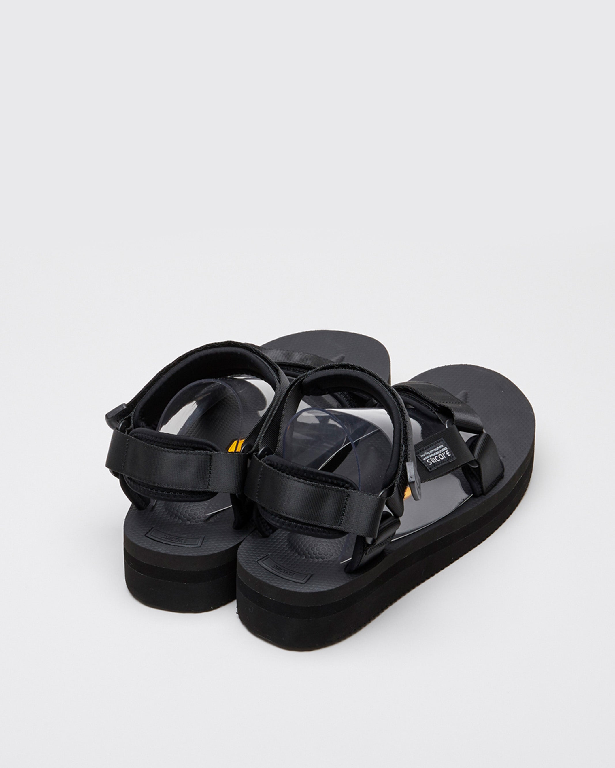SUICOKE DEPA-V2PO in Black OG-022V2PO | Shop from eightywingold an official brand partner for SUICOKE Canada and US.