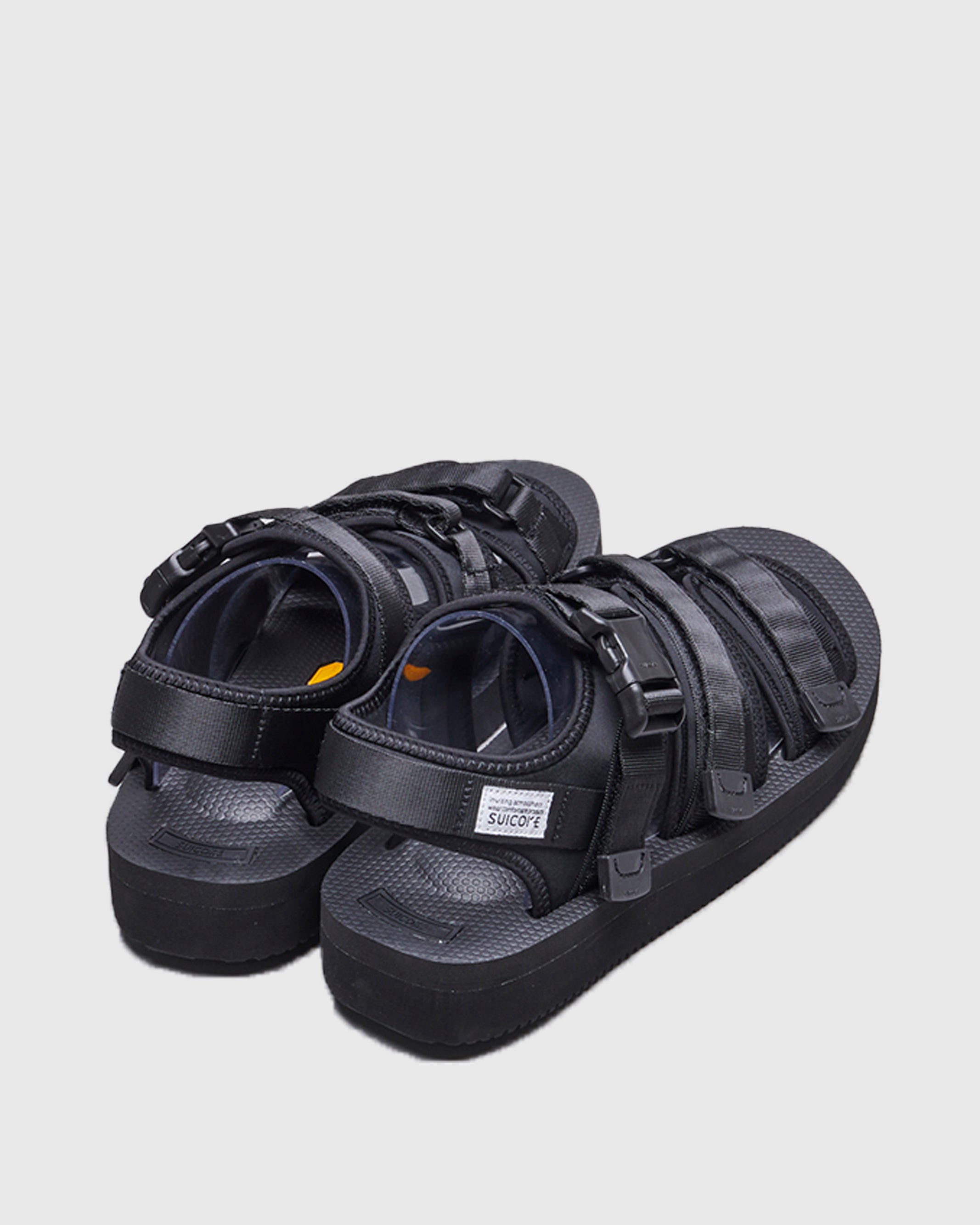 SUICOKE GGA-V in Black OG-052V | Shop from eightywingold an official brand partner for SUICOKE Canada and US.
