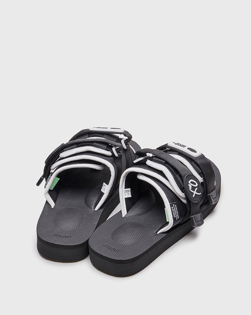 SUICOKE XO Edition MOTO-Cab SANDALS - Black. From Spring/Summer 2023 collection on SUICOKE Official US & Canada Webstore.