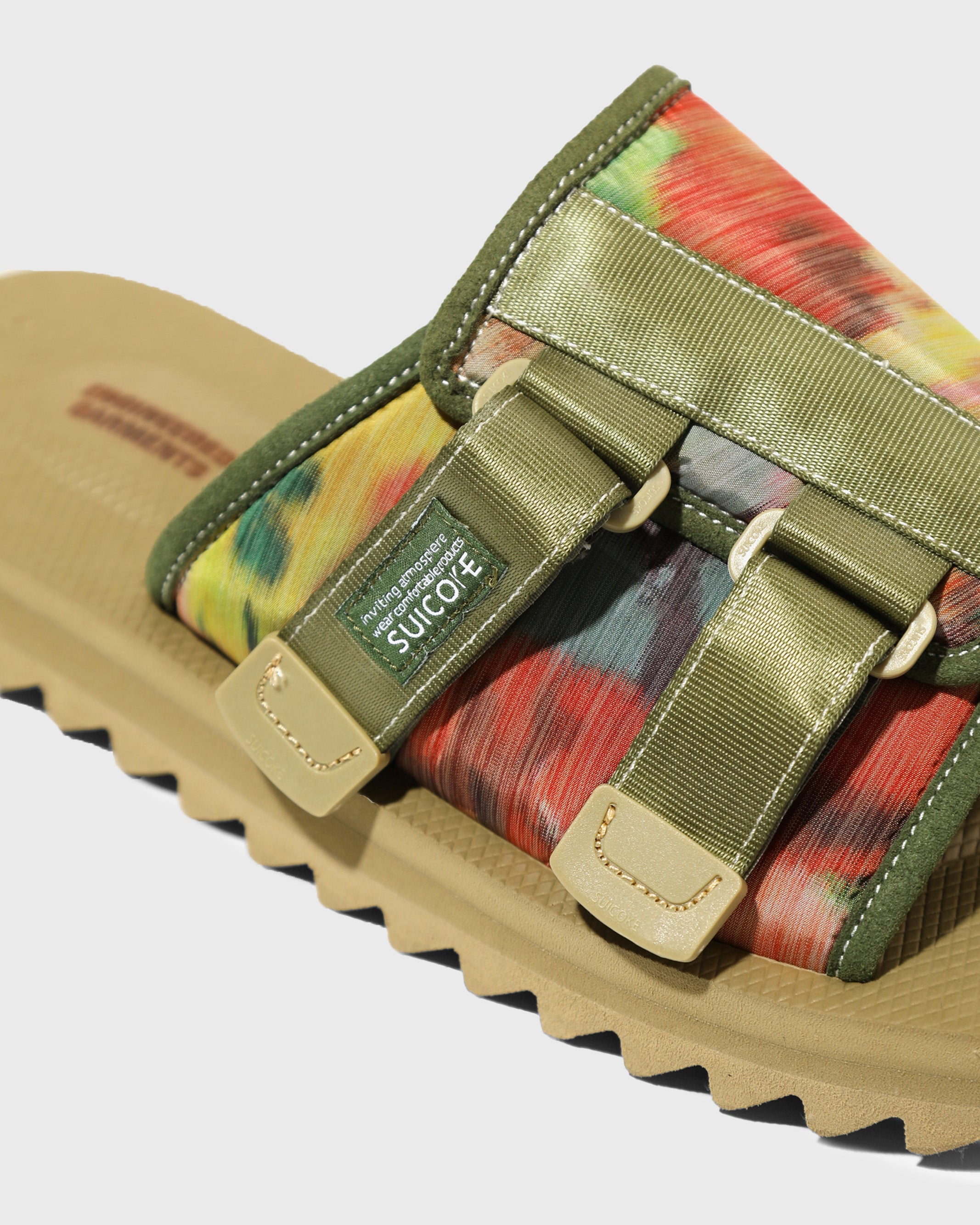 SUICOKE Engineered Garments Edition KAW-Cab in Floral Camo OG-081CABEG | Shop from eightywingold an official brand partner for SUICOKE Canada and US.