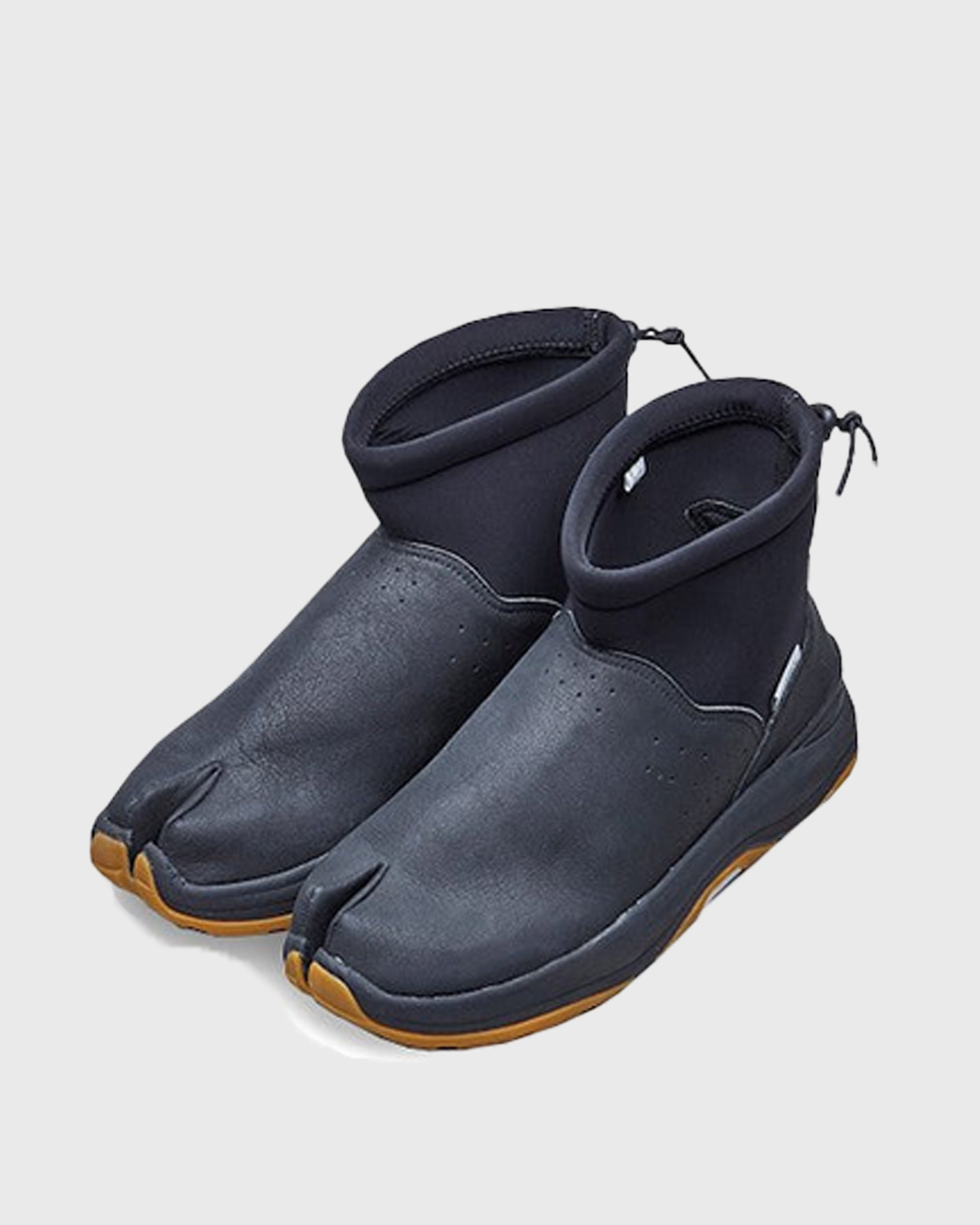 SUICOKE MAHO-2AN in Black OG-173AN-2AN | Shop from eightywingold an official brand partner for SUICOKE Canada and US.