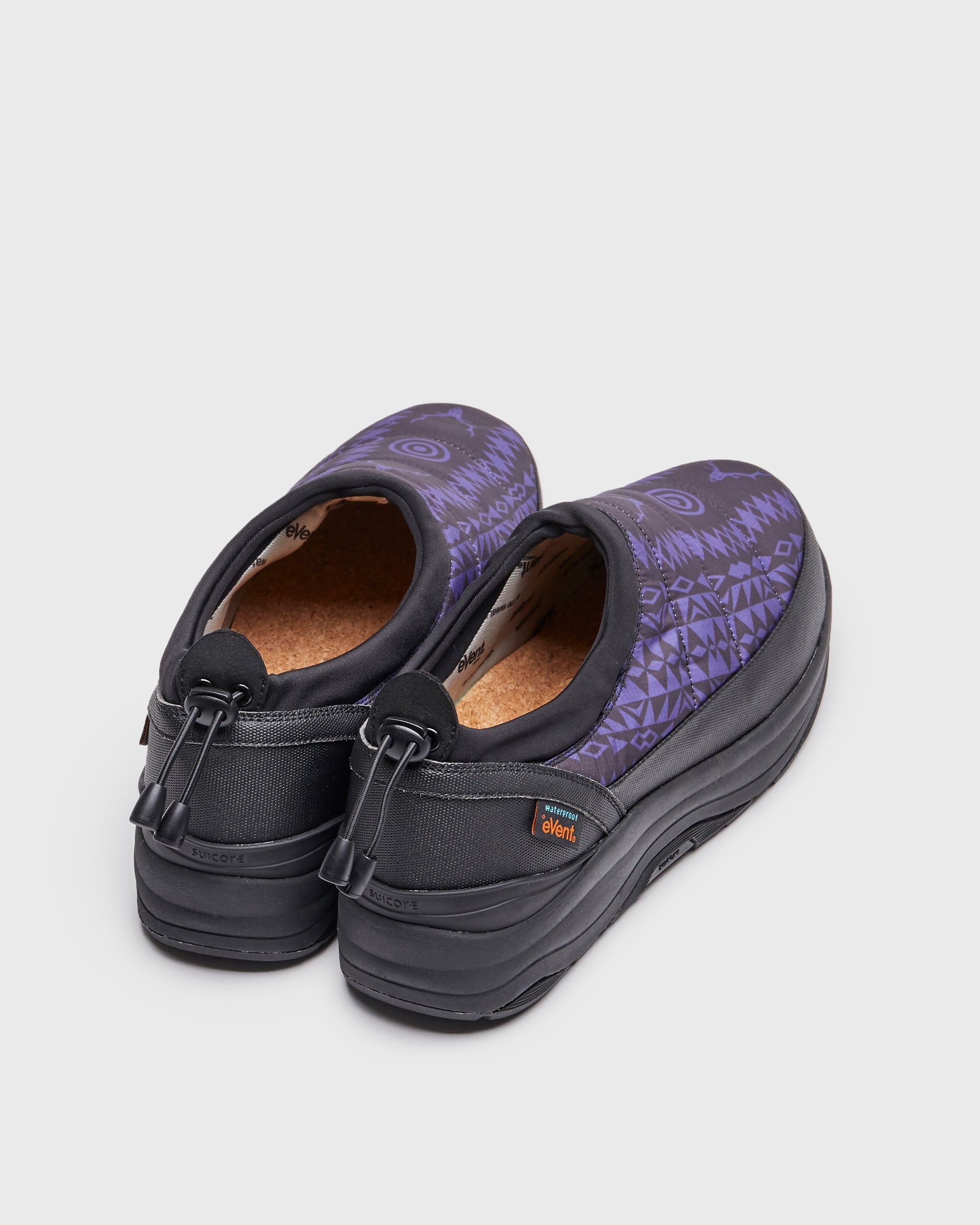 SOUTH2 WEST8 x SUICOKE PEPPER shoes with black pattern printed upper with original SOUTH2 WEST8 design and black midsole and sole. From Fall Winter 2023 collection on SUICOKE Official US & Canada Webstore. OG-235EVS2W8 BLACK