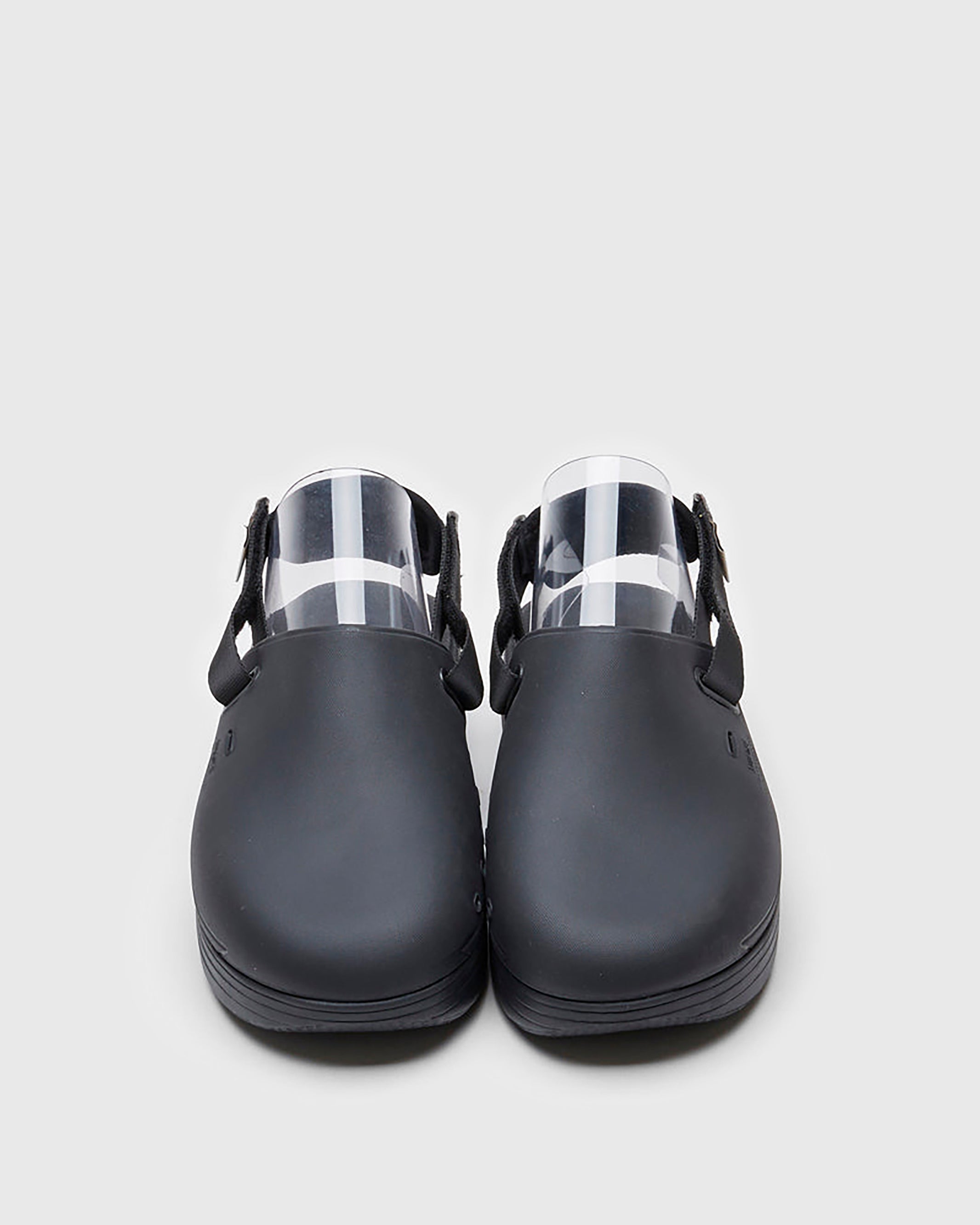 SUICOKE CAPPO sandals with black rubber upper, black midsole and sole, straps and logo patch. From Spring/Summer 2022 collection on SUICOKE Official US & Canada Webstore. OG-INJ-03 BLACK