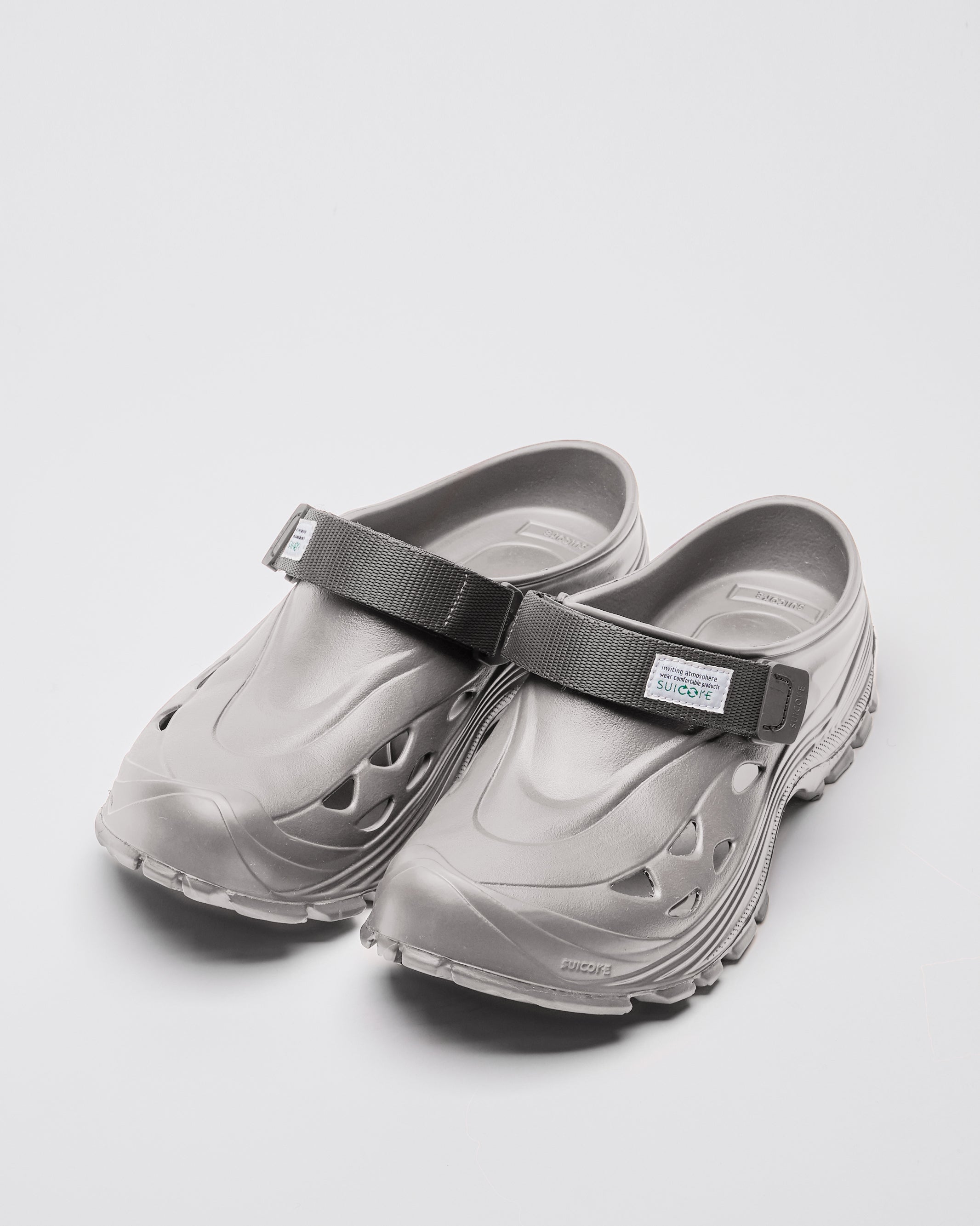 SUICOKE MOK in Gray OG-INJ-101 | Shop from eightywingold an official brand partner for SUICOKE Canada and US.
