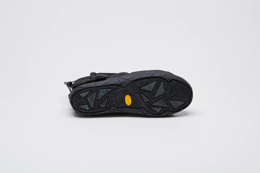 SUICOKE Furoshiki FUTON-HI Men's low top ankle boots with black upper and Arctic Grip sole. From Fall/Winter 2023 collection on SUICOKE Official US & Canada Webstore. S22MFH BLACK