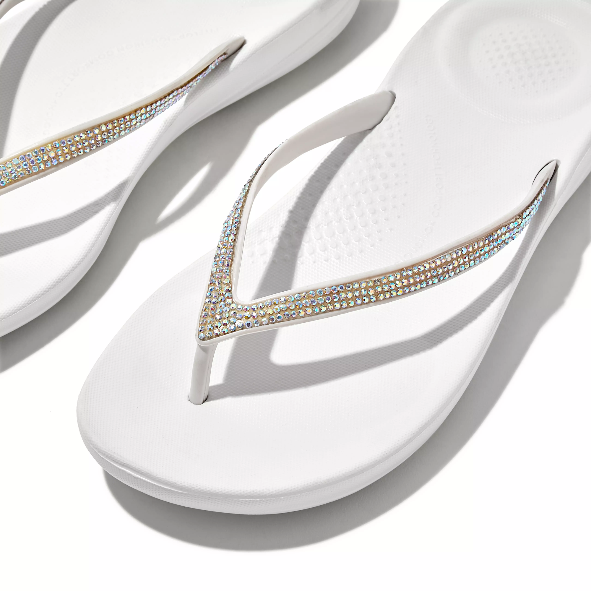 FITFLOP Iqushion Sparkle in White R08 | Shop from eightywingold an official brand partner for Fitflop Canada and US.