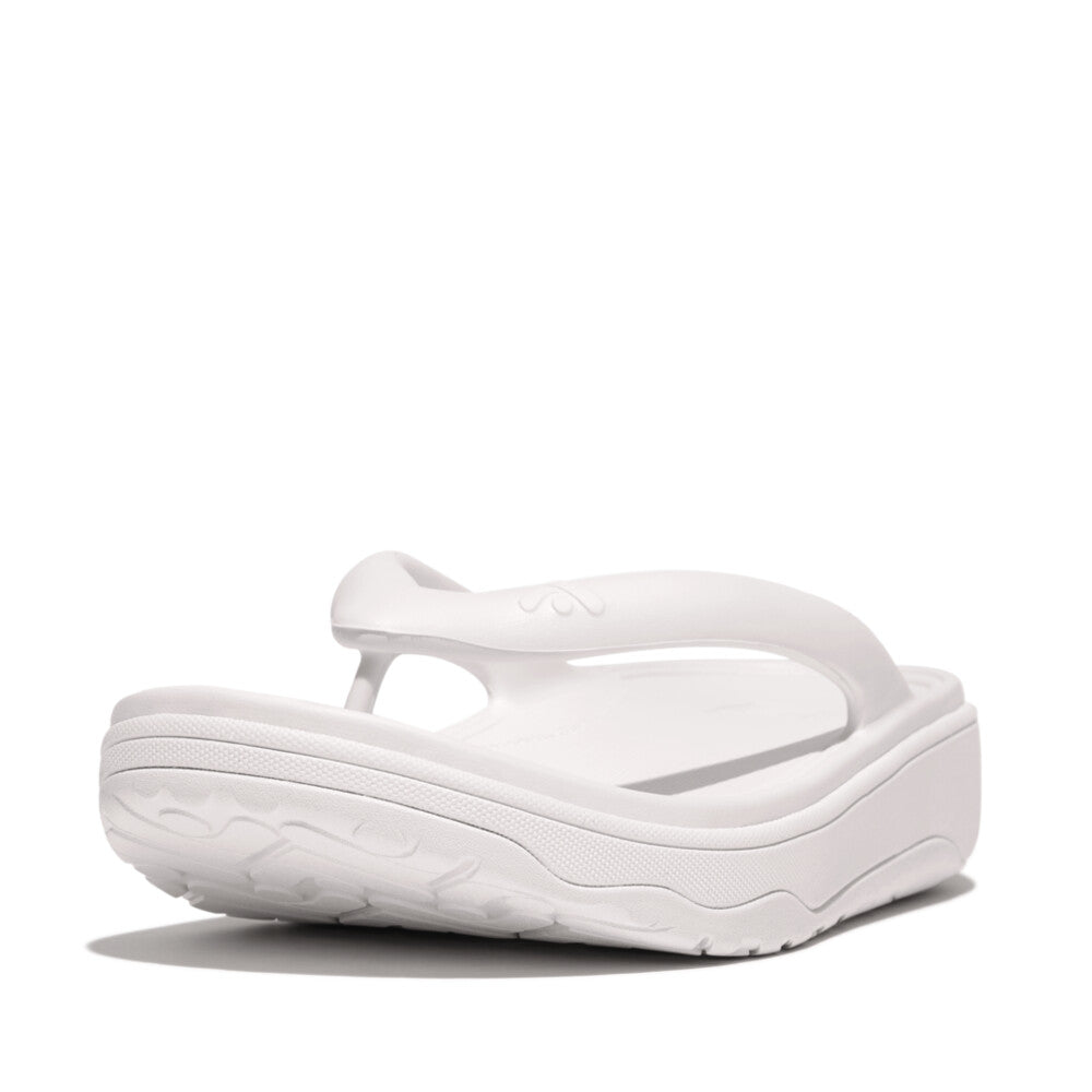 FITFLOP Relieff Recovery Toe-Post Sandals in White HF4 | Shop from eightywingold an official brand partner for Fitflop Canada and US.