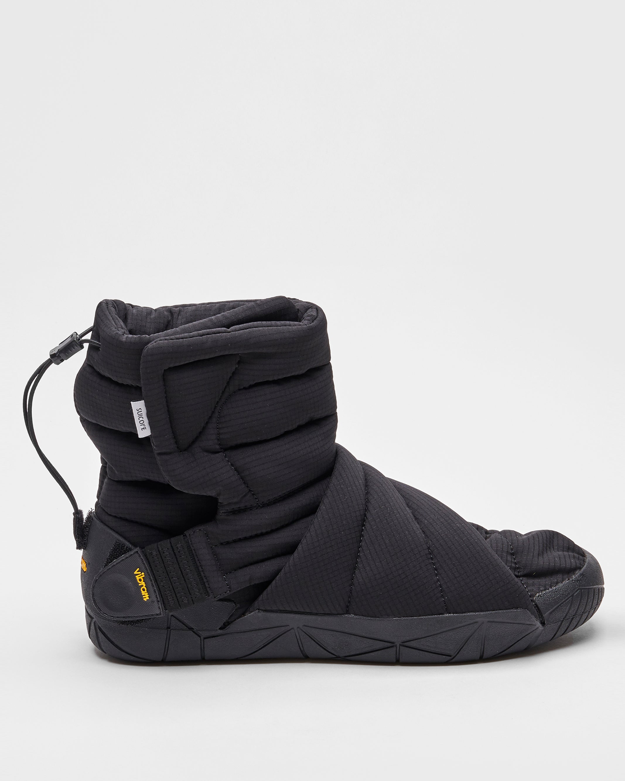 SUICOKE Furoshiki FUTON-HI Women‚Äö√Ñ√¥s low top ankle boots with black upper and Arctic Grip sole. From Fall/Winter 2023 collection on SUICOKE Official US & Canada Webstore. S22WFH BLACK