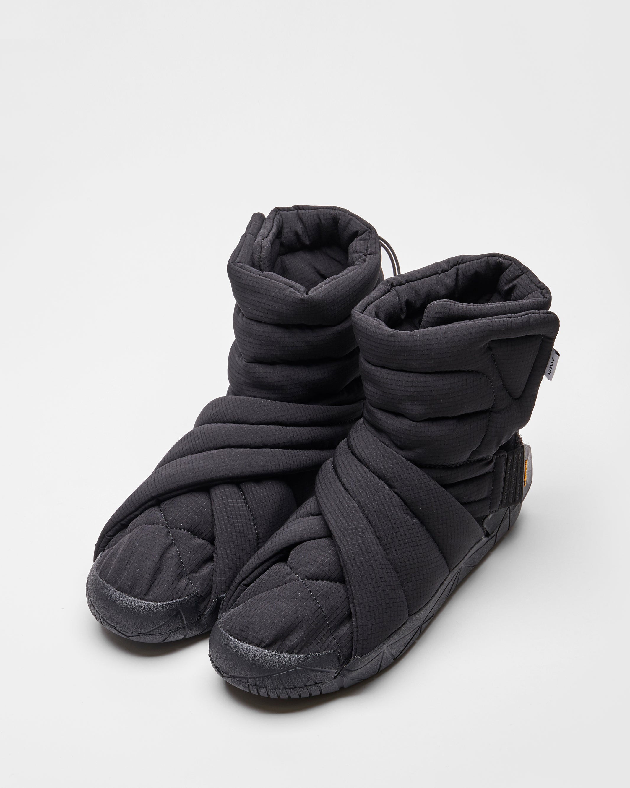 SUICOKE Furoshiki FUTON-HI Women‚Äö√Ñ√¥s low top ankle boots with black upper and Arctic Grip sole. From Fall/Winter 2023 collection on SUICOKE Official US & Canada Webstore. S22WFH BLACK