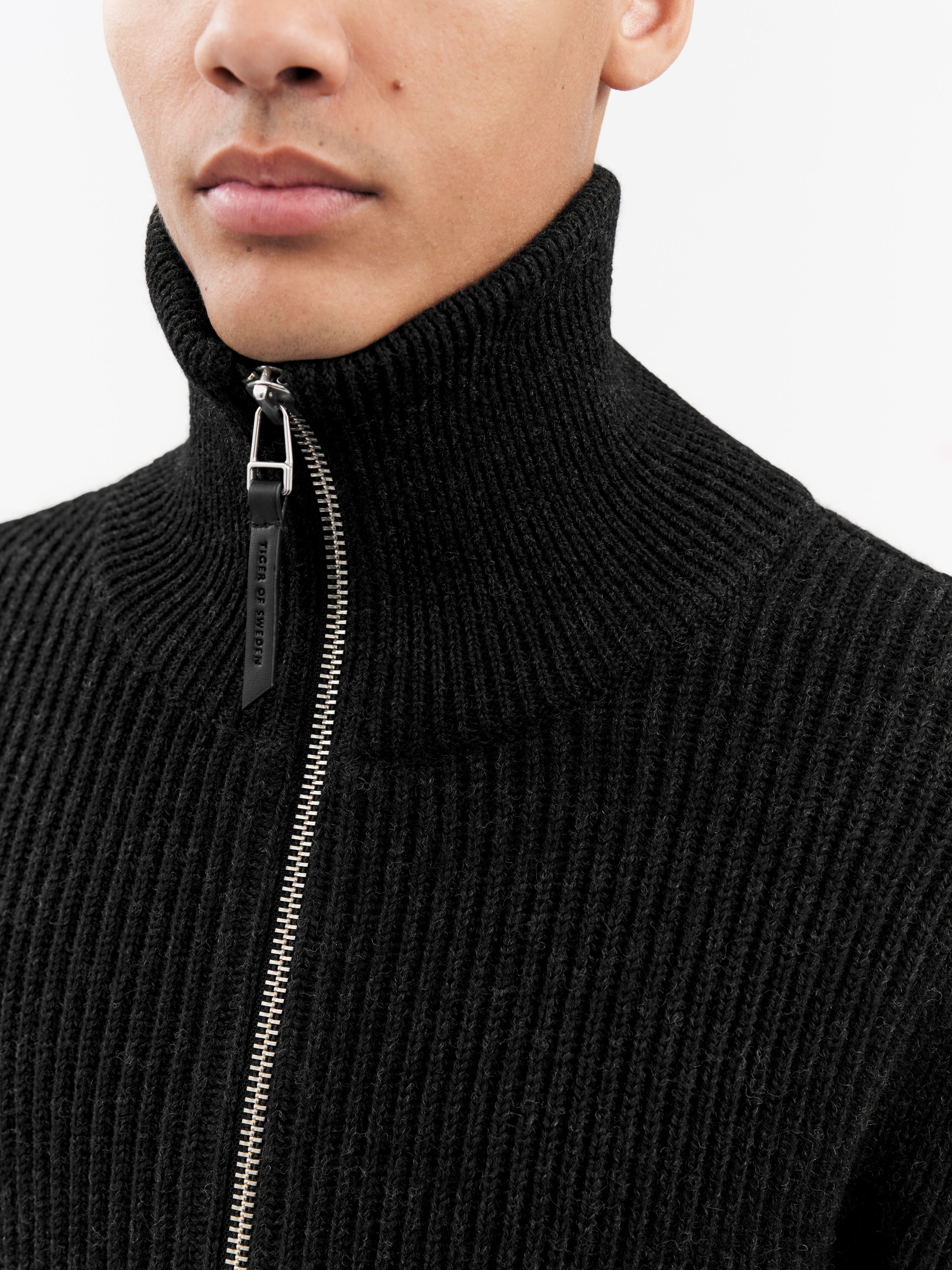 TIGER OF SWEDEN Nymanx Cardigan in Black T69425020 | eightywingold 