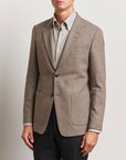 Men’s slim-fit stretch wool jacket in burlywood with wide-notch lapel, soft shoulders, and double vents. Refined, comfortable, and perfect with Tenuta Trousers.