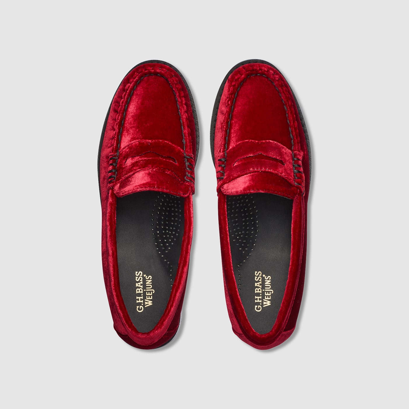 G.H Bass Whitney Velvet Weejuns Loafer in Wine BAX3W016 | Shop from eightywingold an official brand partner for G.H. Bass in Canada and US.
