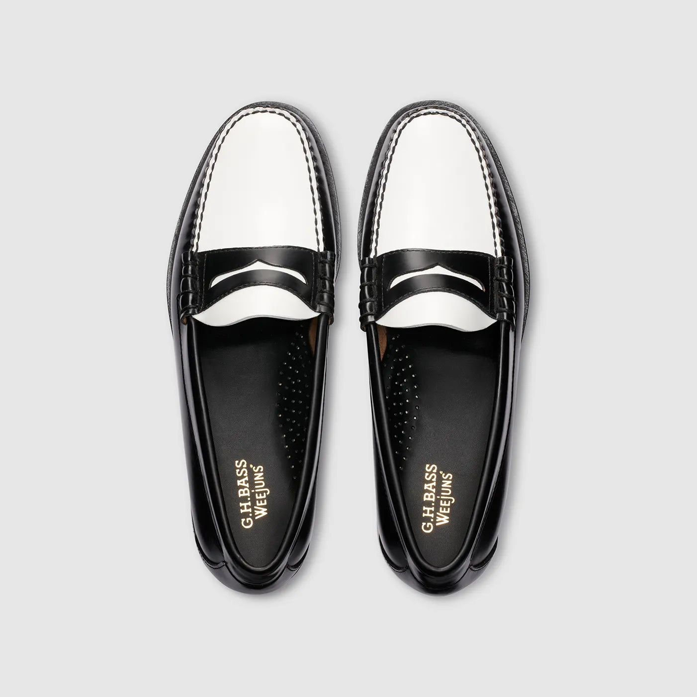 G.H. Bass Larson Weejuns Loafer in Black/White BAZ1W002 | Shop from eightywingold an official brand partner for G.H. Bass Canada and US. 