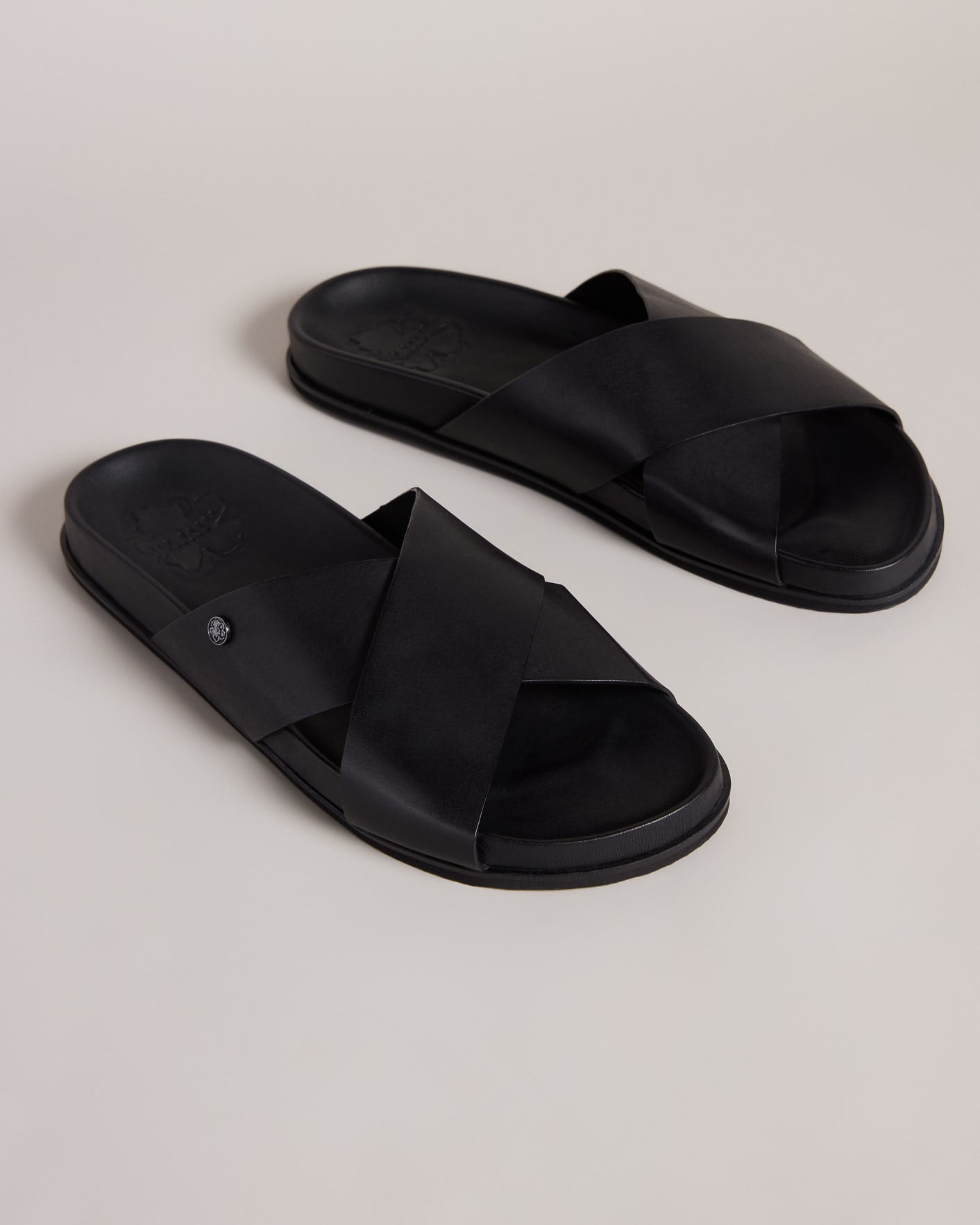 Oscarr Leather Sandals in Black
