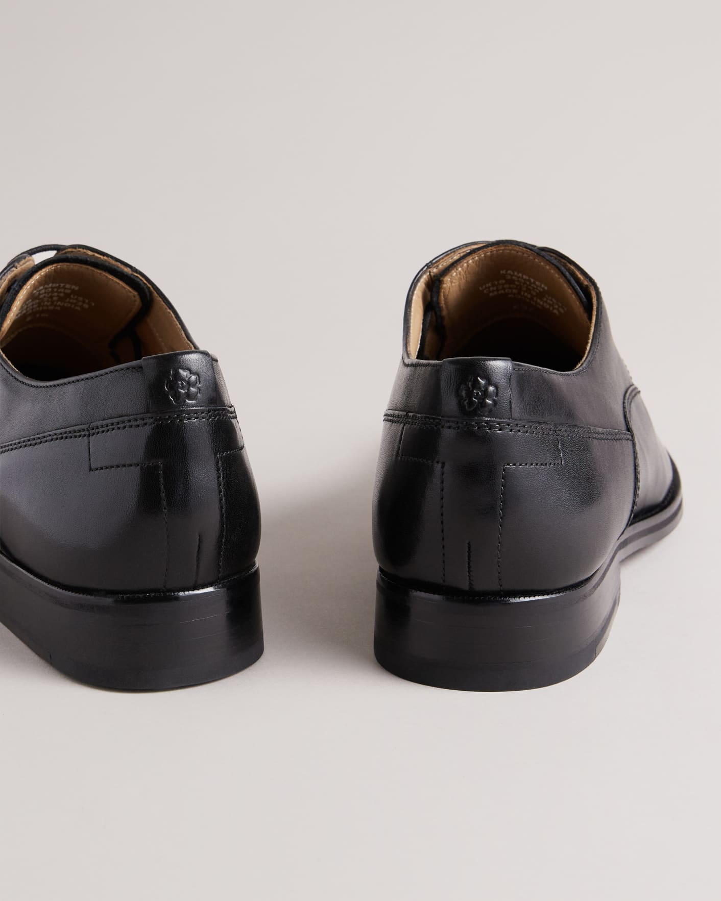 Kampten Shoes in Black