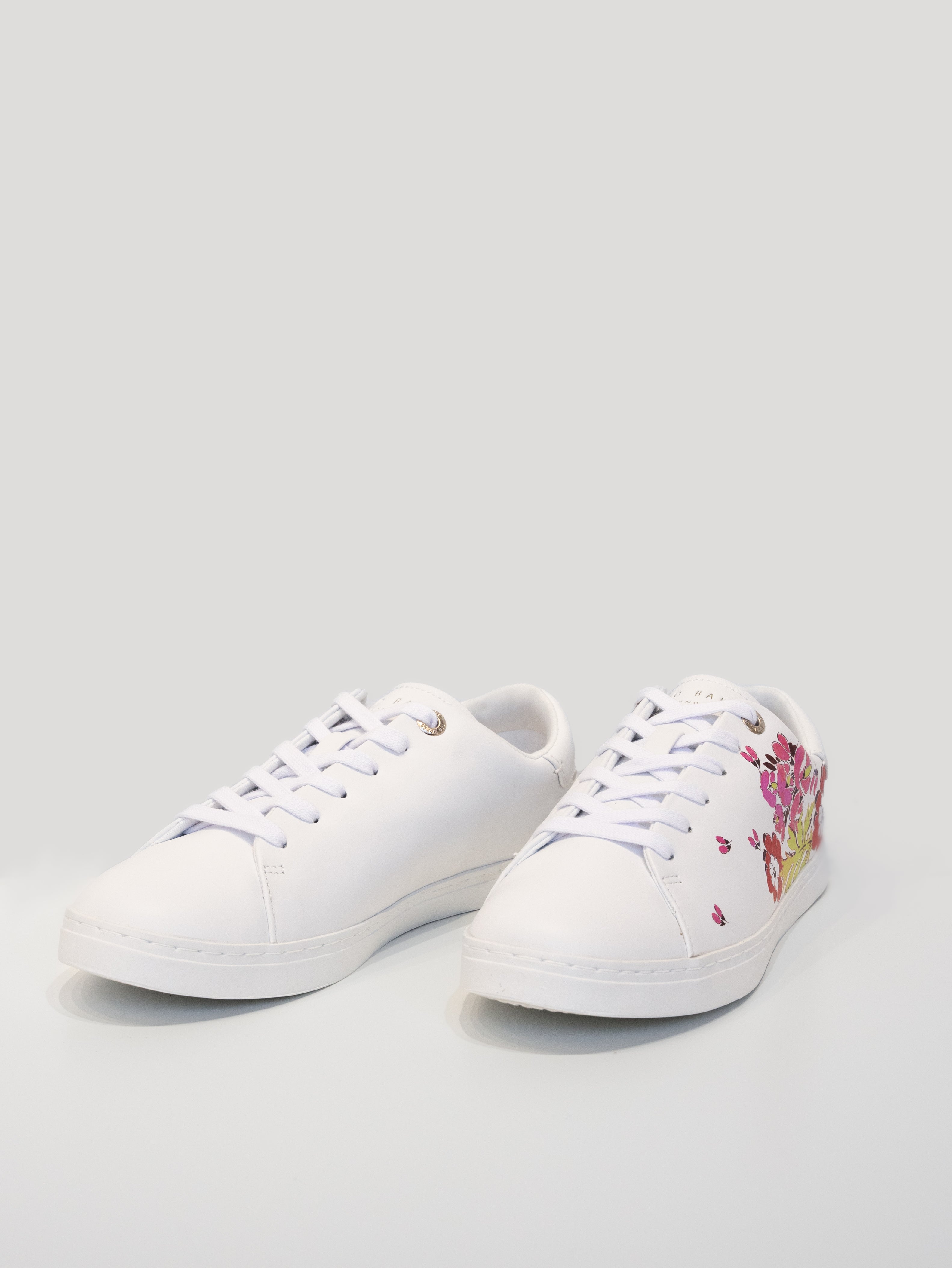 Maylar Sneakers in White